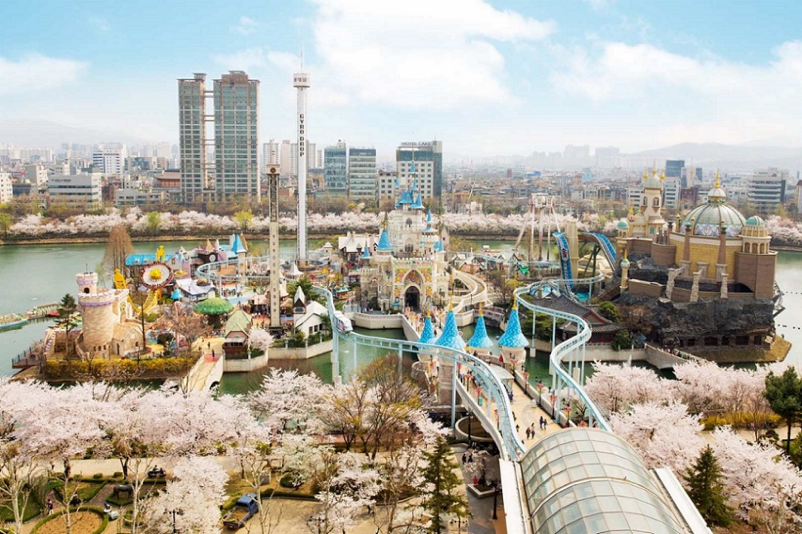 Lotte World là khu vui chơi lớn nhất, hiện đại nhất ở Hàn Quốc